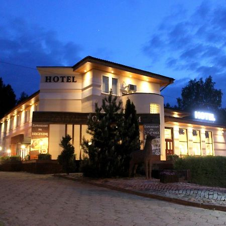 Hotel Pod Jeleniem Tuchola Luaran gambar
