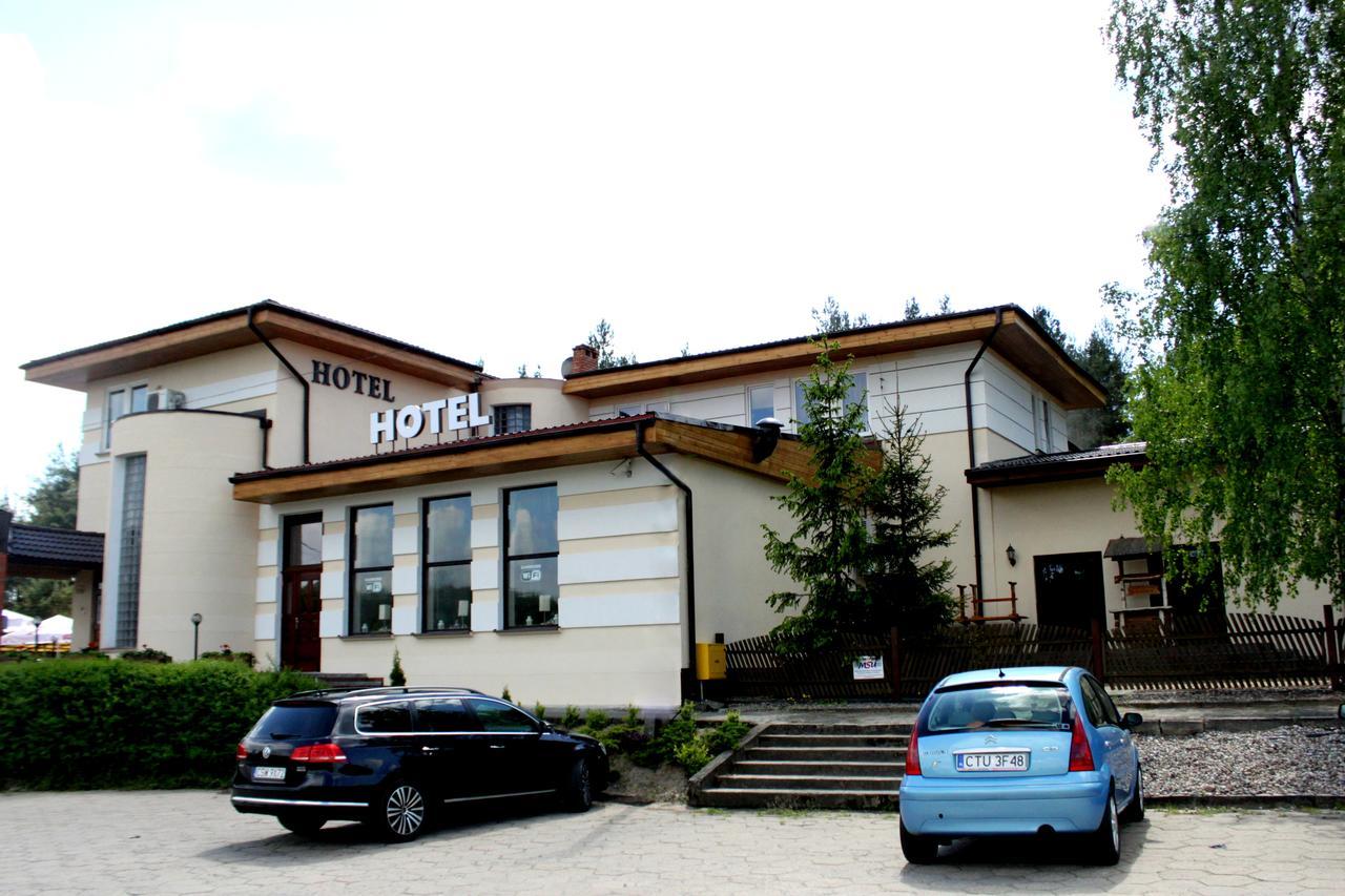 Hotel Pod Jeleniem Tuchola Luaran gambar