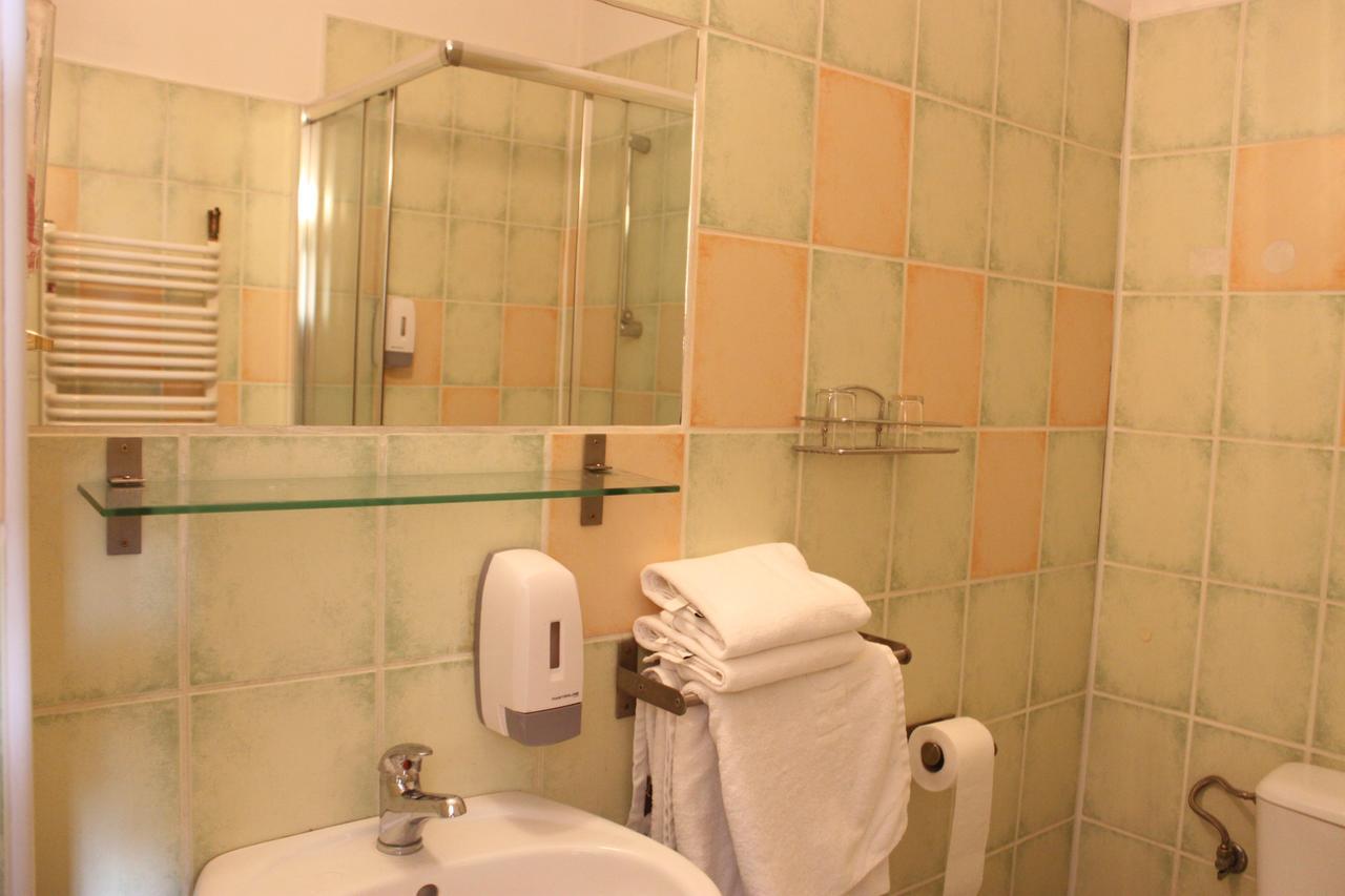 Hotel Pod Jeleniem Tuchola Luaran gambar