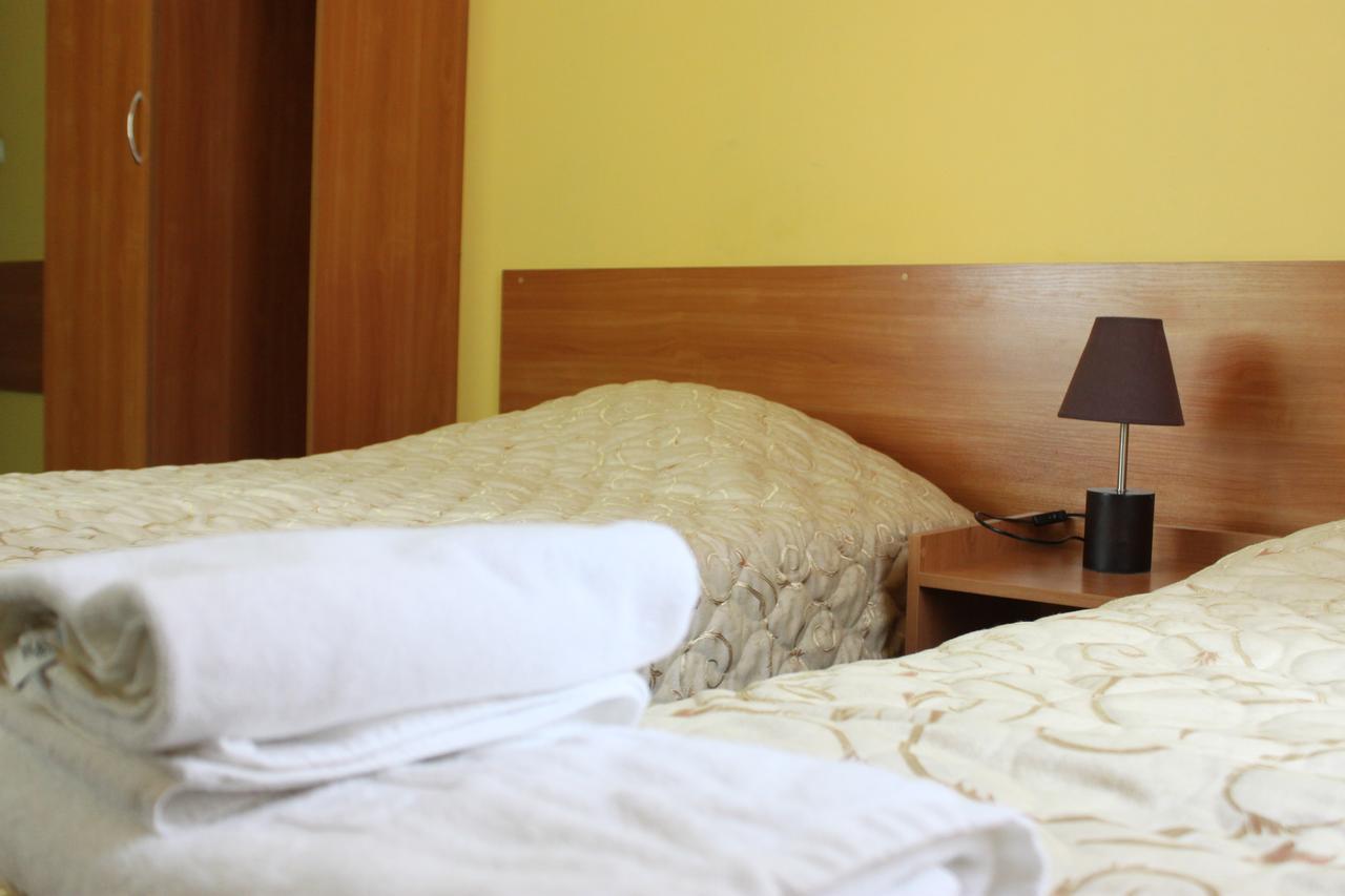Hotel Pod Jeleniem Tuchola Luaran gambar
